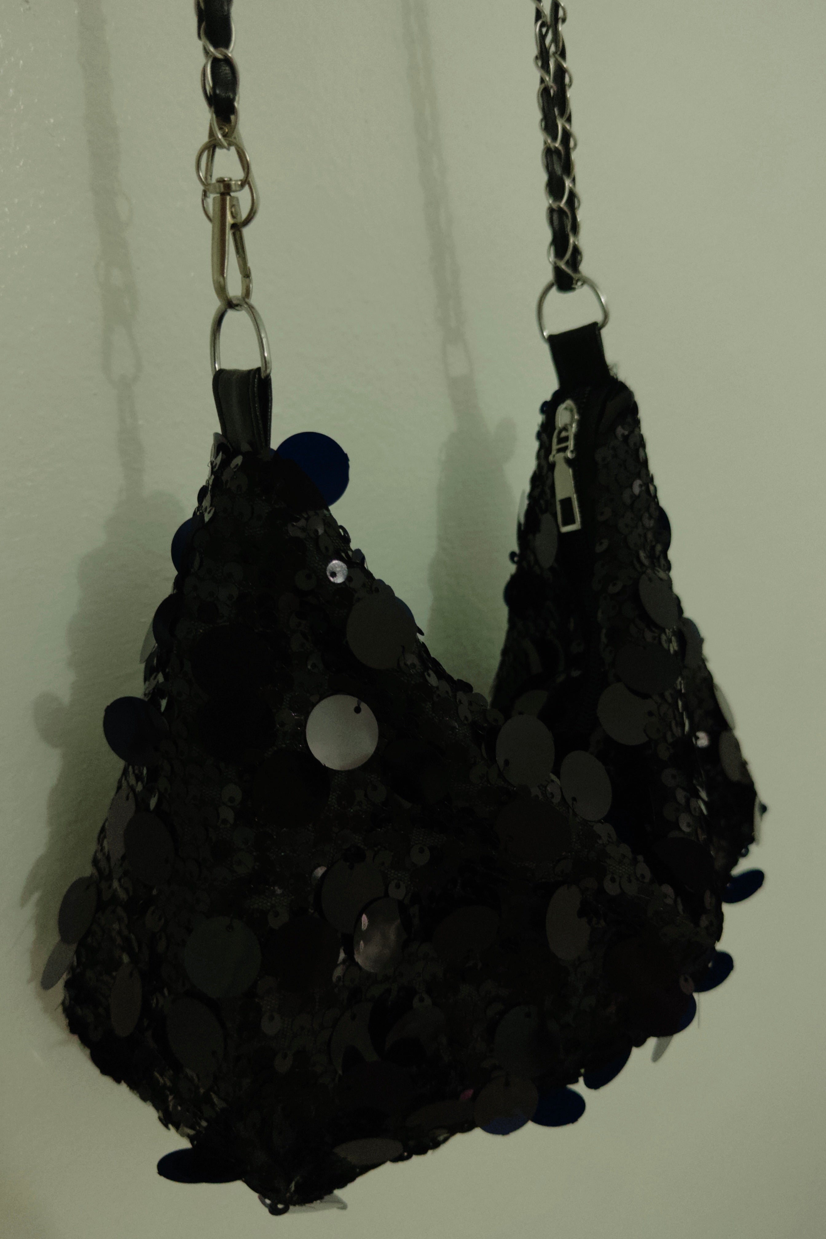 BLACK SEQUINS PURSE