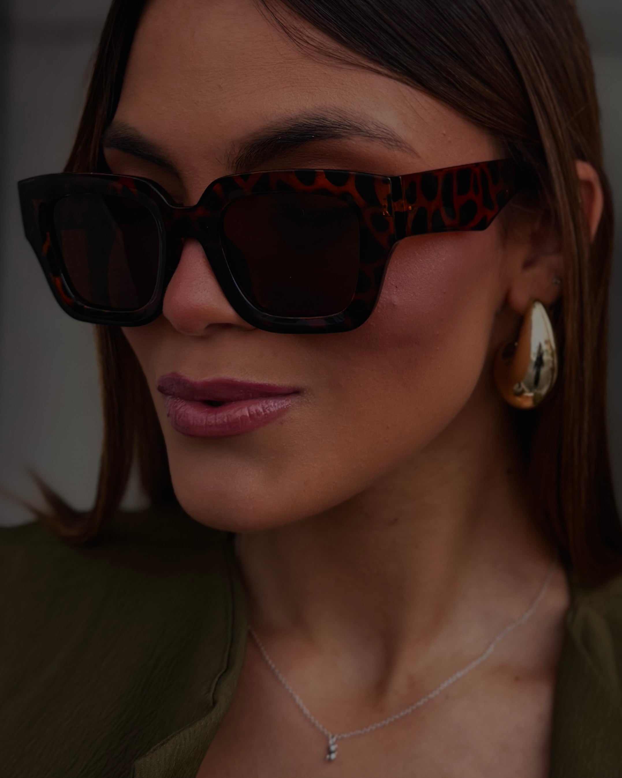 tortoise chuncky sunglasses